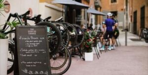 Cycling cafe in Old Nice